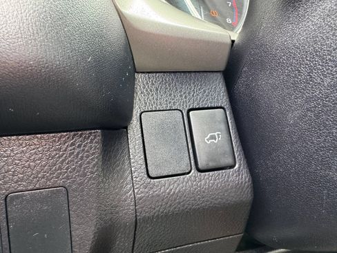 Used 2016 Toyota RAV4 XLE FWD image 38