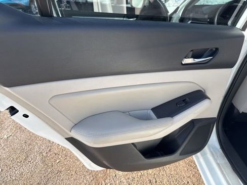Used 2019 Nissan Altima 2.5 SV FWD image 19