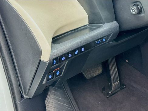 Used 2022 Toyota Sienna Platinum FWD image 10
