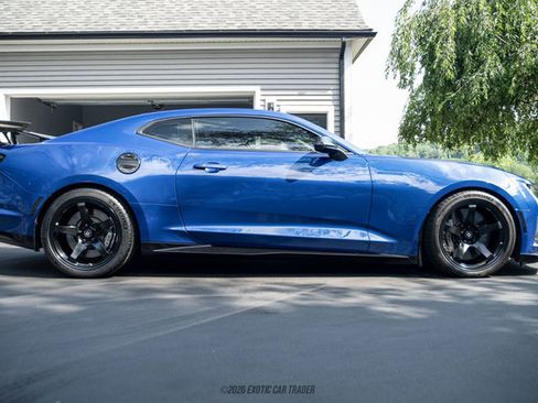 Used 2021 Chevrolet Camaro ZL1 RWD image 9