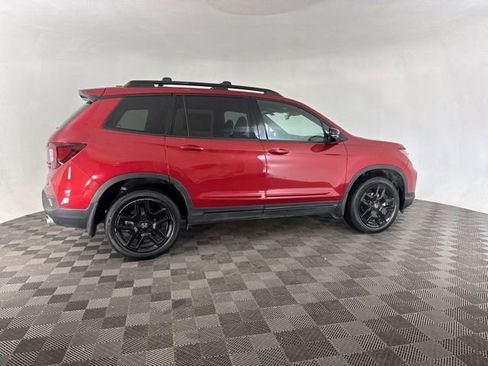 Certified 2024 Honda Passport Black Edition image 9