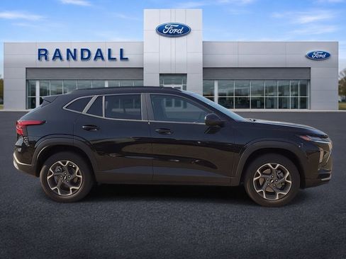 Used 2026 Chevrolet Trax LT FWD image 6