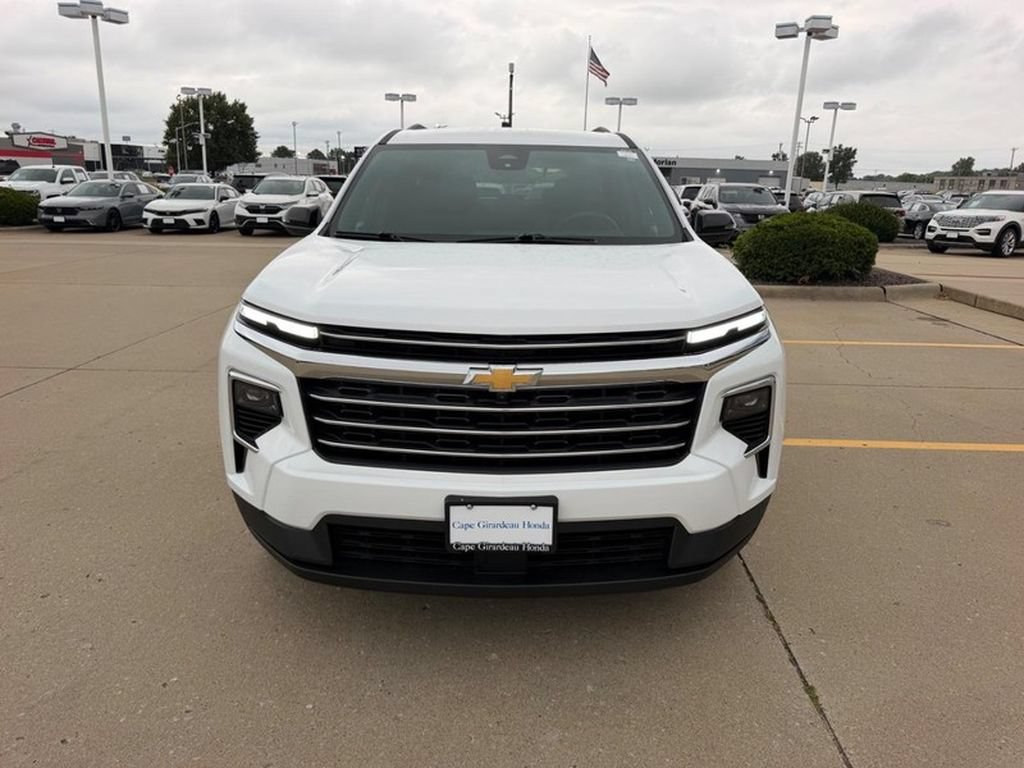 Used 2024 Chevrolet Traverse LT w/ Trailering Package AWD/4WD image 8