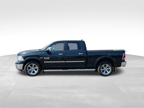 Used 2018 RAM 1500 Laramie w/ Convenience Group AWD/4WD image 4