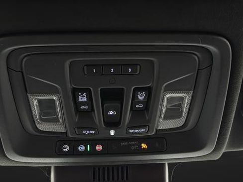 Used 2025 GMC Sierra 2500 Denali Ultimate w/ Snow Plow Prep/Camper Package AWD/4WD image 33