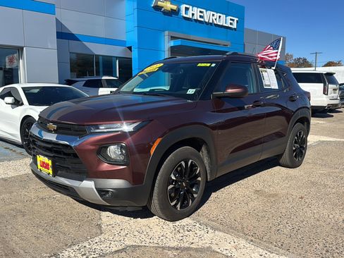 Used 2022 Chevrolet TrailBlazer LT w/ Convenience Package image 3