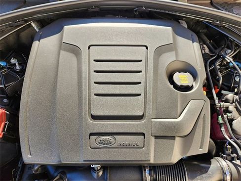 New 2025 Land Rover Range Rover Velar Dynamic SE image 30