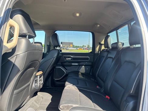 Used 2019 RAM 1500 Laramie AWD/4WD image 10