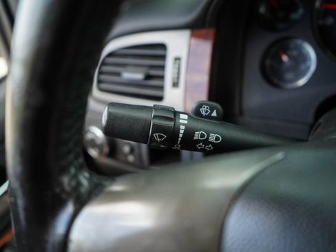 Used 2013 Chevrolet Avalanche LTZ RWD image 33