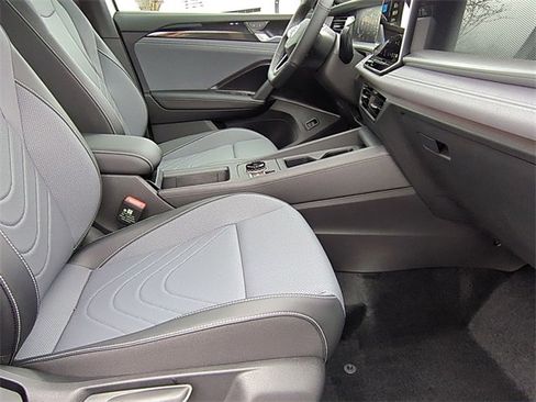 New 2026 Volkswagen Tiguan SE R-Line image 20