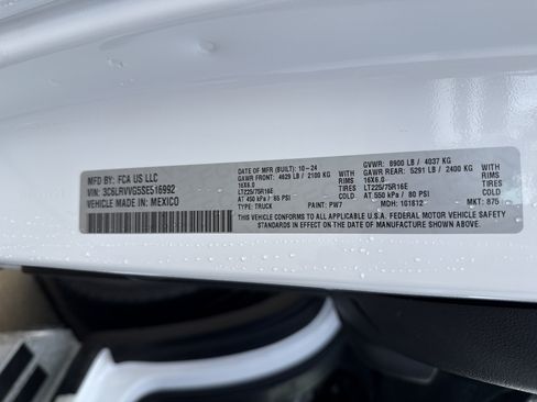 Used 2025 RAM ProMaster 2500 w/ U-Haul Equipment Group FWD image 31