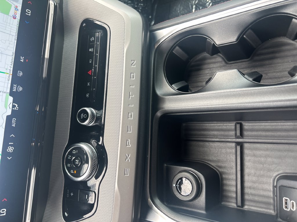 Used 2025 Ford Expedition Active AWD/4WD image 28