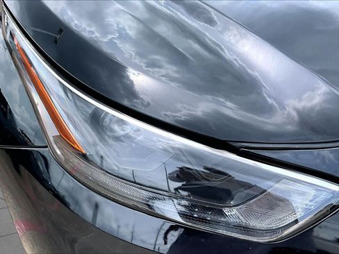 Used 2025 Toyota Highlander XLE FWD image 28