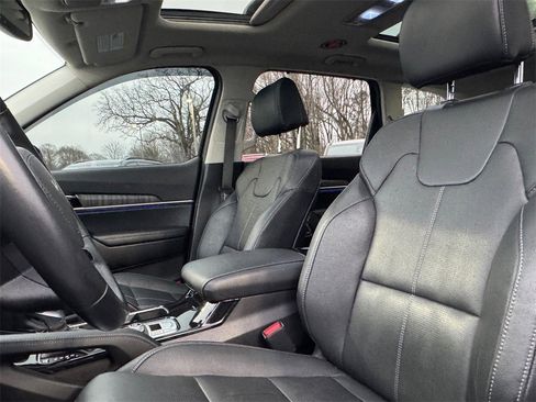 Certified 2024 Kia Telluride SX w/ Towing Package image 17