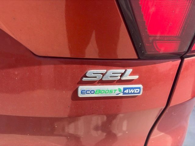 Used 2019 Ford Escape SEL AWD/4WD image 40