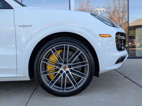 Certified 2021 Porsche Cayenne Turbo S image 11