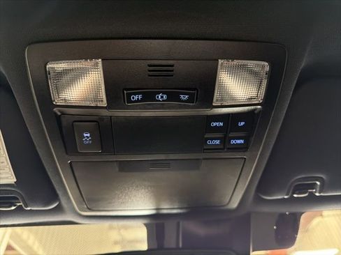 Used 2018 Toyota Tacoma Limited AWD/4WD image 26