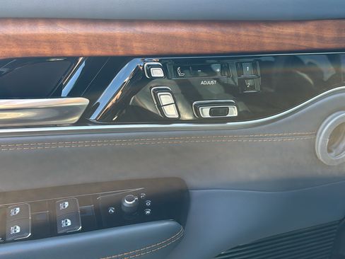 Used 2022 Jeep Grand Wagoneer Series II image 11