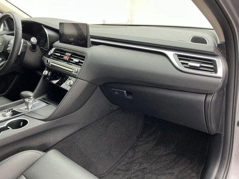 Used 2025 Genesis G70 2.5T image 22