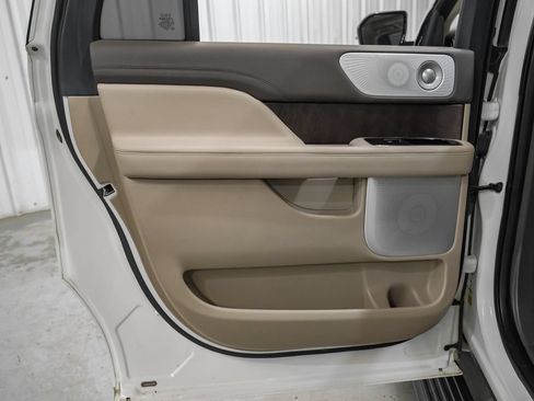 Used 2022 Lincoln Navigator L Reserve AWD/4WD image 48