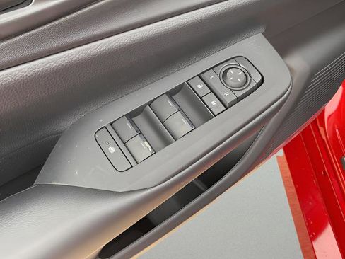 New 2026 Toyota Prius Plug-In Hybrid FWD image 15