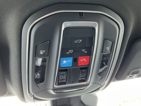 New 2025 Jeep Grand Cherokee L Altitude image 18