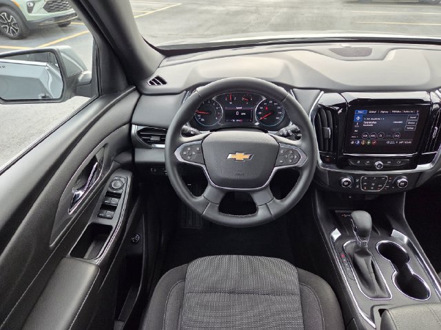 Certified 2023 Chevrolet Traverse LT FWD image 16