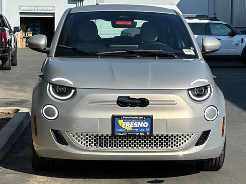 New 2025 FIAT 500 e image 9