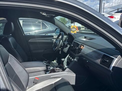 Used 2022 Volkswagen Atlas Cross Sport SE AWD/4WD image 15