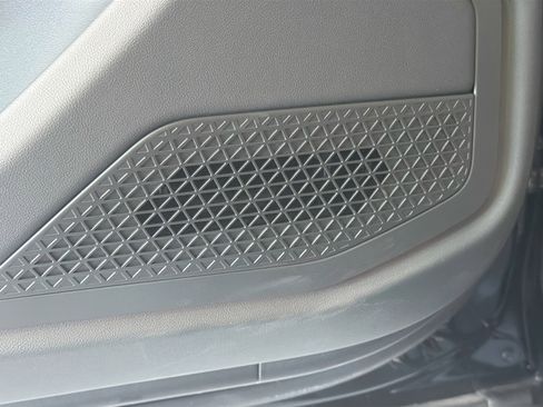 New 2026 BMW 750e xDrive image 22