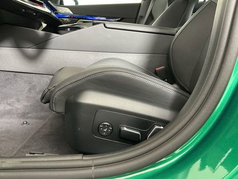 New 2026 BMW M5 w/ Executive Package image 25