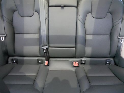 Used 2025 Volvo XC60 B5 Plus AWD/4WD image 13