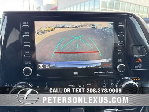 Used 2020 Toyota Highlander Limited image 17