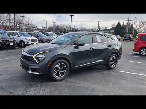 Used 2023 Kia Sportage LX image 4