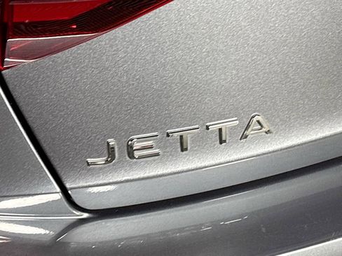 Used 2024 Volkswagen Jetta SE FWD image 23