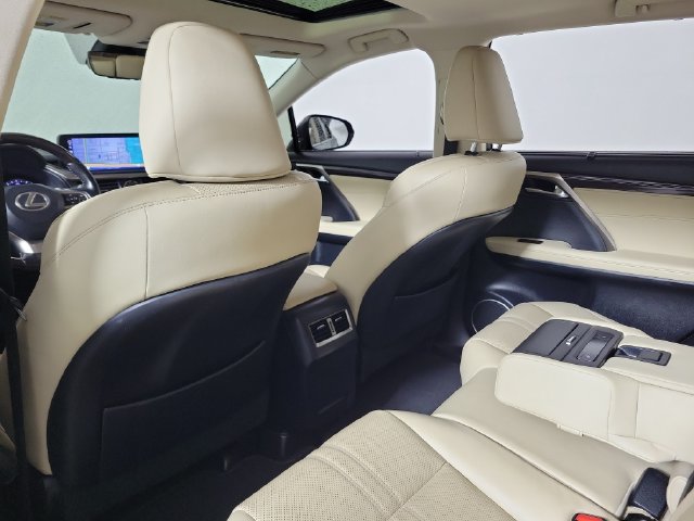 Used 2022 Lexus RX 350L Luxury w/ Accessory Package (Z1) FWD image 11