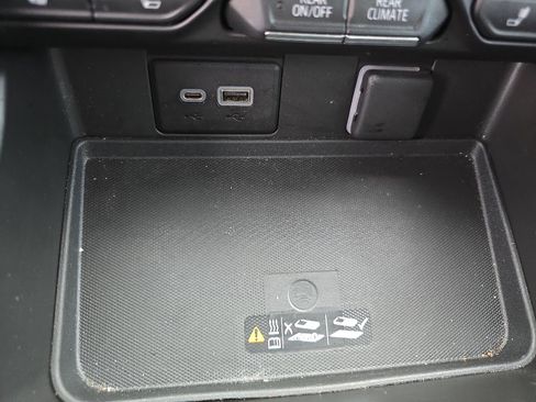 Used 2022 Chevrolet Tahoe LT w/ Luxury Package image 31