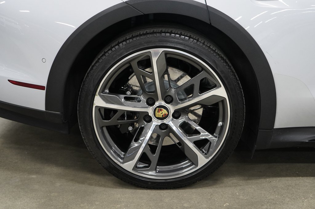 Used 2023 Porsche Taycan 4S AWD/4WD image 37