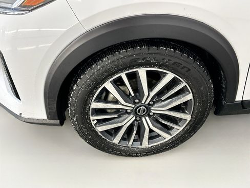 Used 2021 Nissan Kicks SV image 11