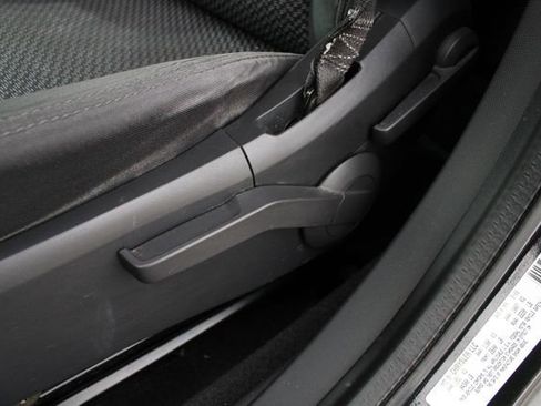 Used 2009 Chrysler Sebring LX FWD image 4