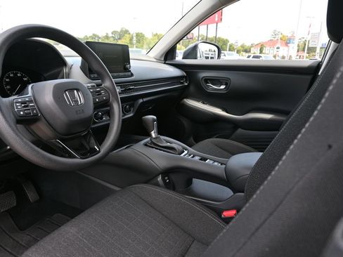 Used 2025 Honda HR-V LX image 14