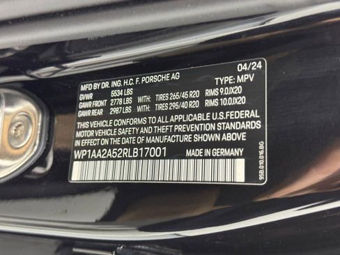 Used 2024 Porsche Macan w/ Premium Plus Packages image 46