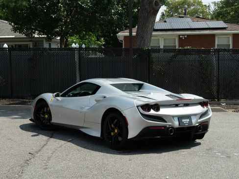 Used 2022 Ferrari F8 Tributo RWD image 54