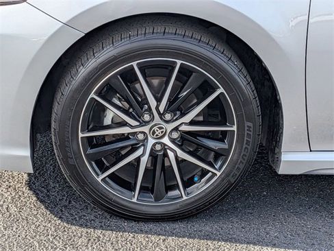 Used 2024 Toyota Camry SE w/ Convenience Package image 10