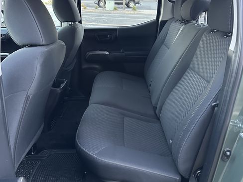 Used 2022 Toyota Tacoma SR5 w/ Trail Edition image 19