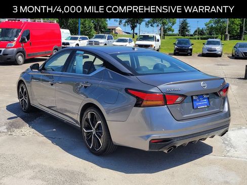 Used 2024 Nissan Altima 2.5 SR FWD image 3
