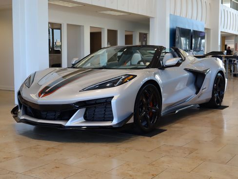 Used 2026 Chevrolet Corvette Z06 RWD image 5