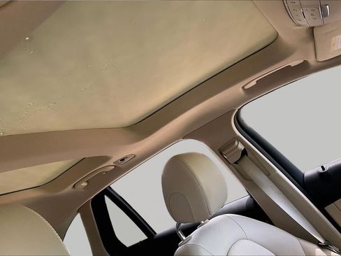 Used 2017 Mercedes-Benz GLC 300 image 13