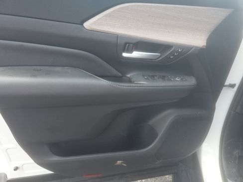 Used 2026 Toyota Grand Highlander FWD image 16