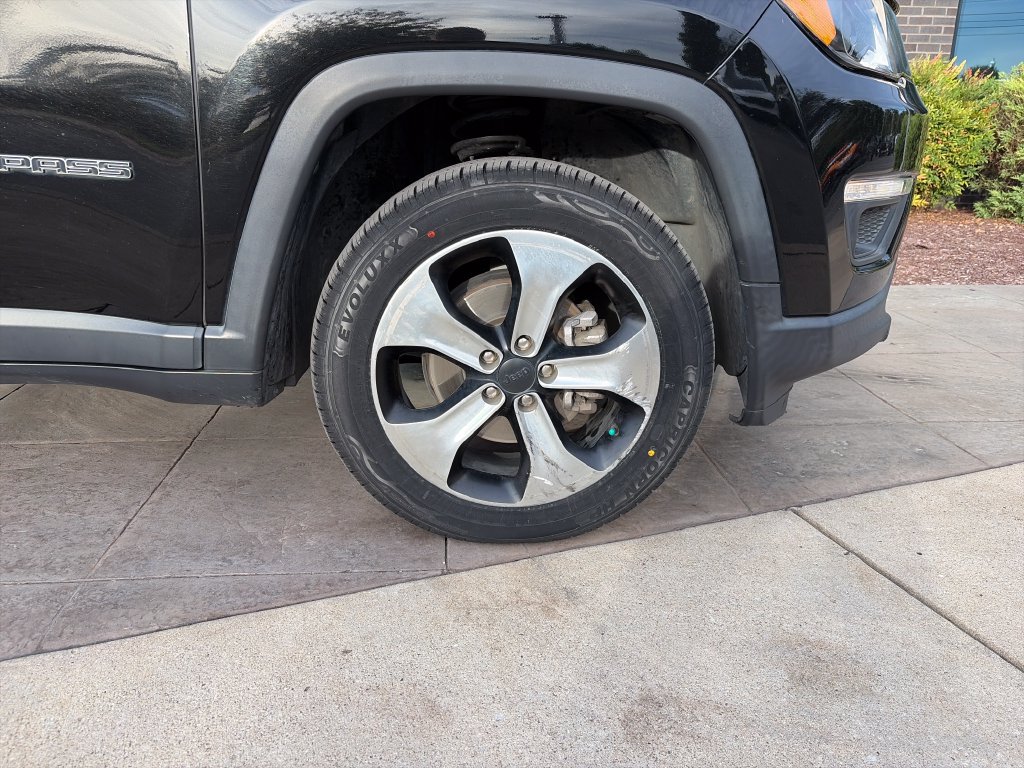 Used 2018 Jeep Compass Latitude w/ Popular Equipment Group AWD/4WD image 14
